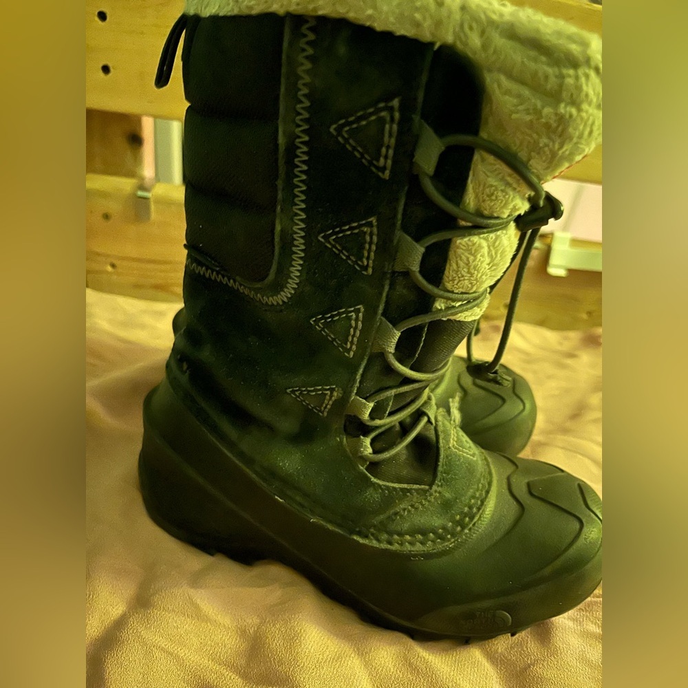 The North Face Kids Black Snow Boots 2